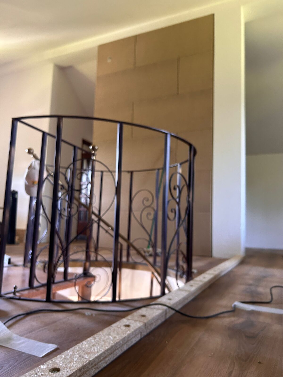Parete divisoria realizzata accanto alla scala