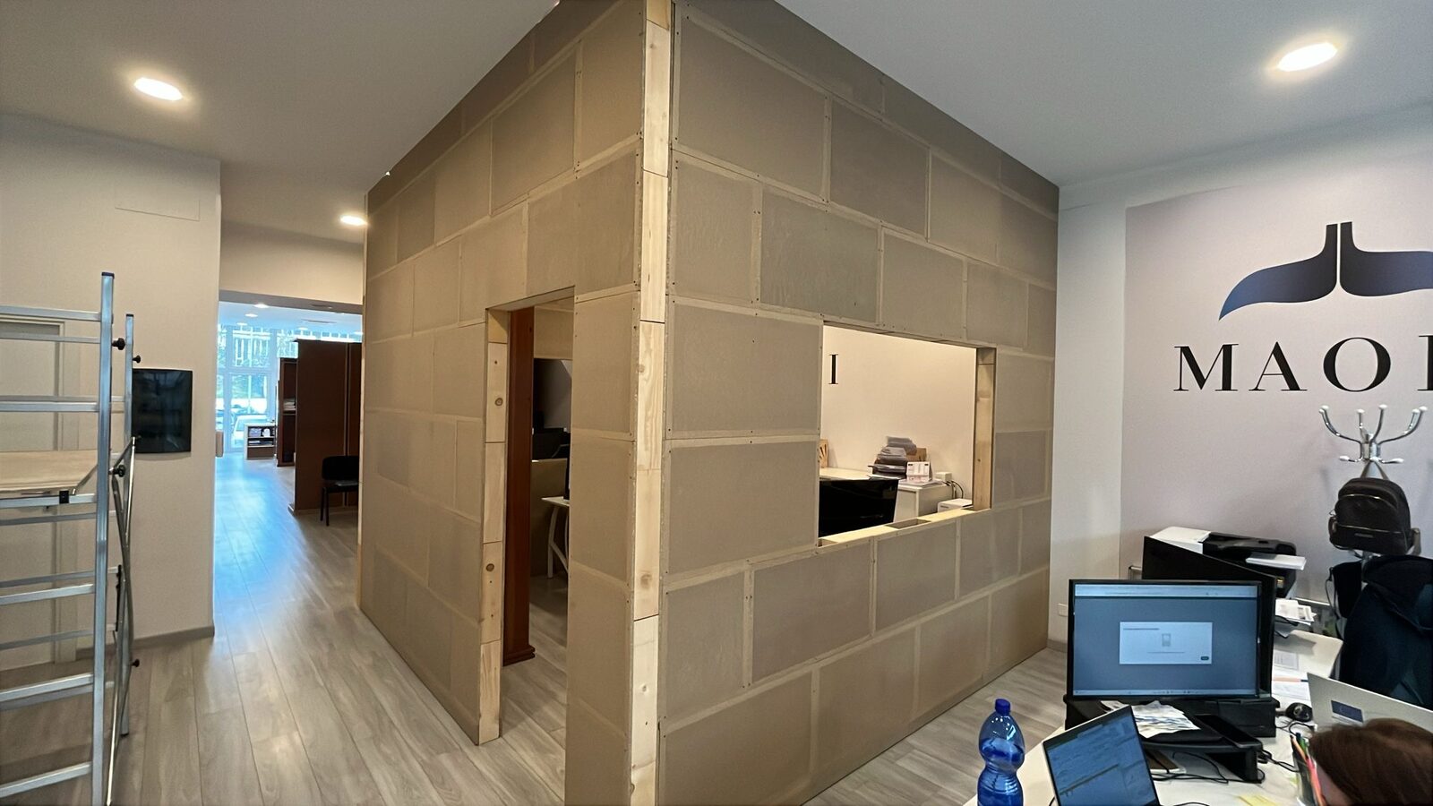 Nuovi spazi per ufficio con porta e ampia apertura interna